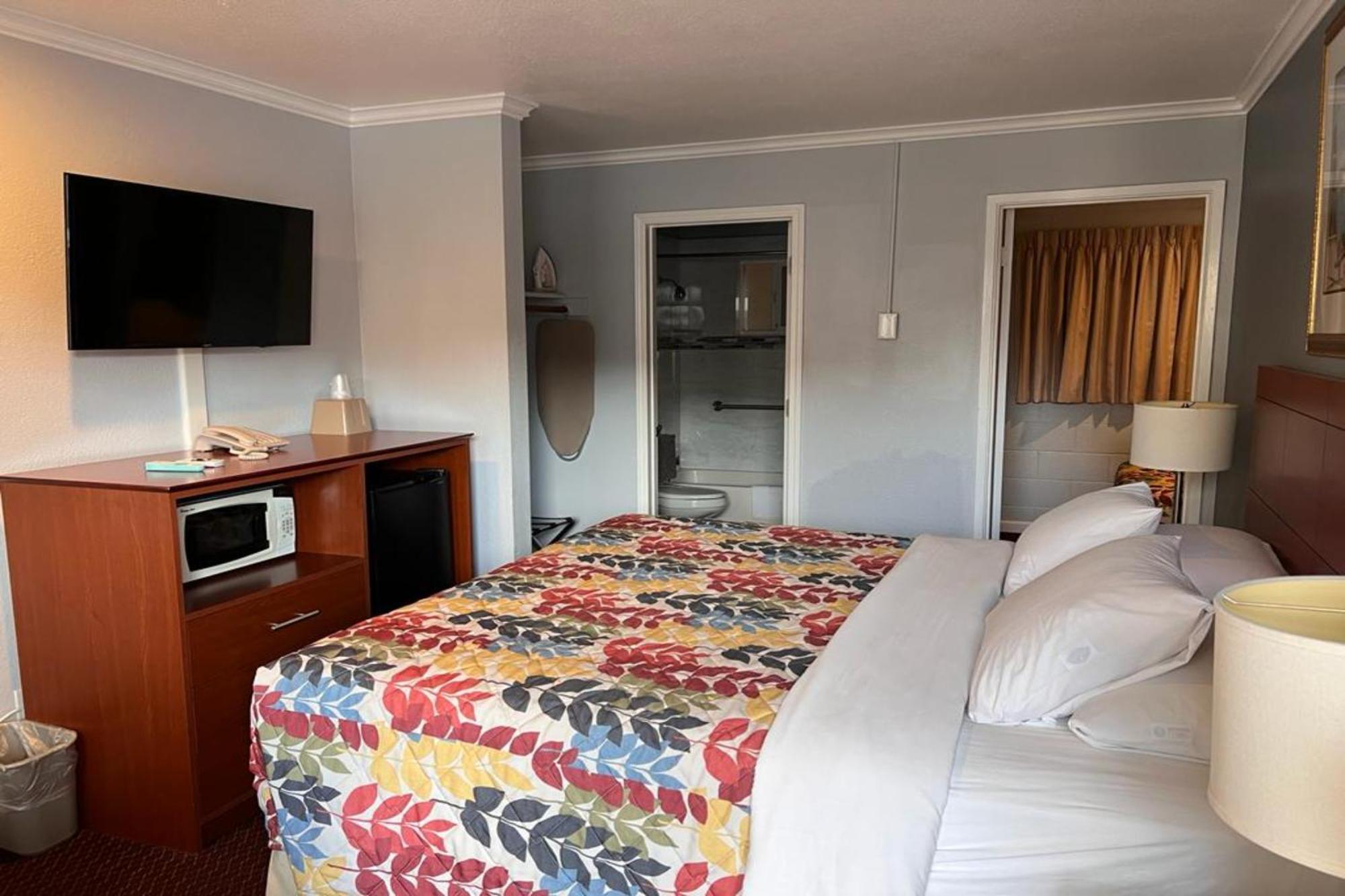 Islander Ca Motel 2*