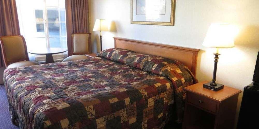 Islander Ca Motel 2*