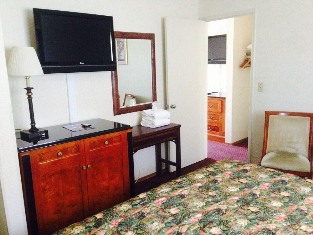 Islander Ca Motel 2*
