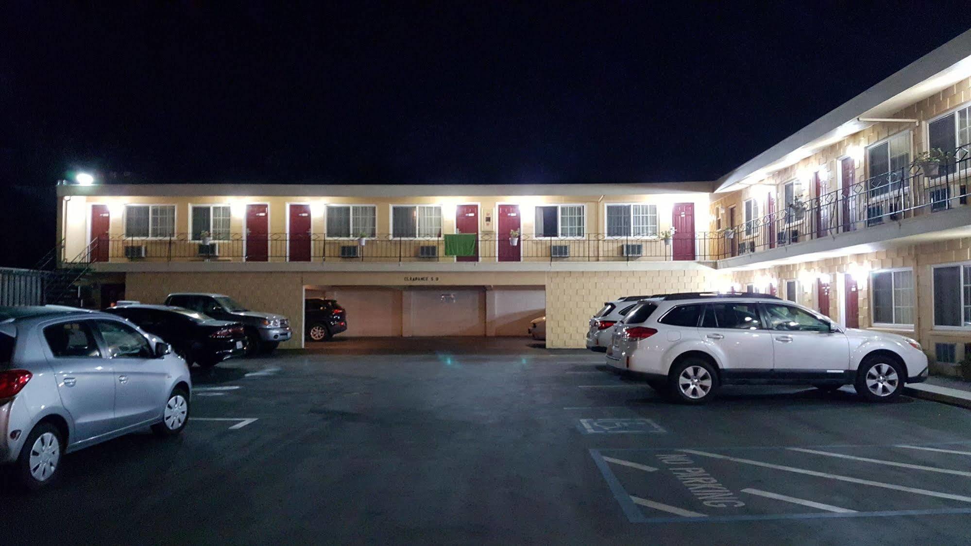 Motel Islander Ca 2*